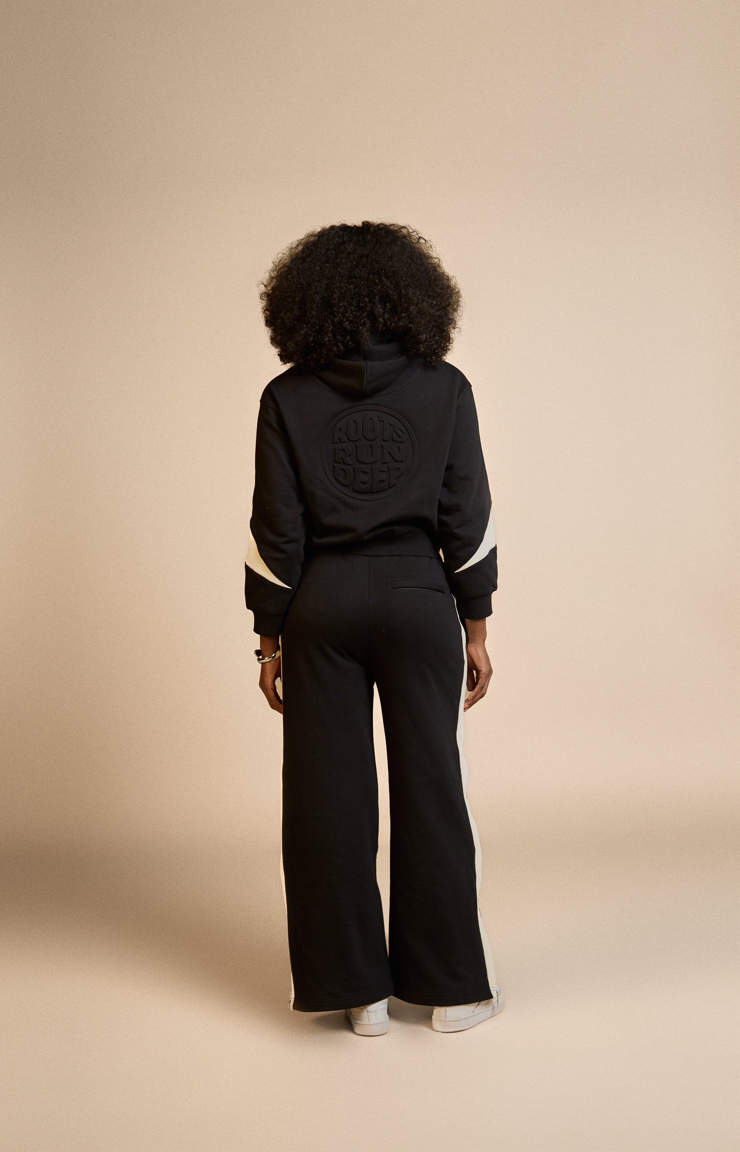Roots Run Deep Women’s Sweatsuit Set